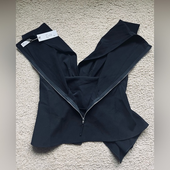 Cazinc The Label Sierra Twist Top: Black - Picture 9 of 10